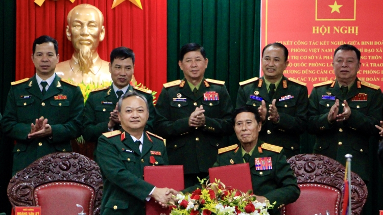 Bình đoàn 15 leh anăn Êpul gĭt gai mkŏ mjing bruă kđi čar nah gŭ leh anăn mđĭ kyar krĭng ƀuôn sang (Phŭn bruă lĭng kahan Lào) ksiêm wĭt bruă mjĕ mjing 