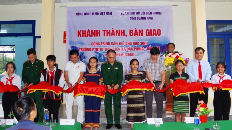 Pa đớp đoọng đong ặt bán trú ha học sinh đhị Nam Giang