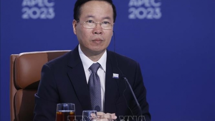 Chủ tịch nước pâh g’luh pa prá bhlưa apêê t’cooh xa nay apêê c’bhuh kinh tế APEC lâng apêê t’mooi