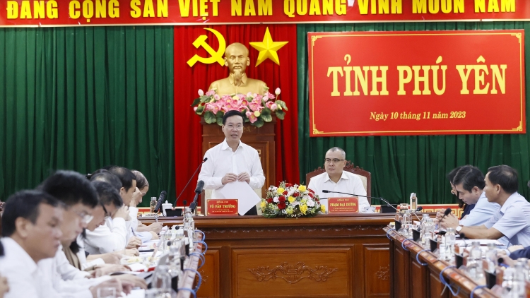 Kơdră teh đak Võ Văn Thưởng bơ̆jang hăm kơdră dơnơm dêh char Phú Yên 