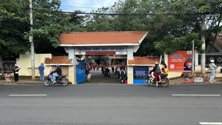 Đắk Lắk: 1 trường moon căh đớp pô, t’đang k’dua câl bảo hiểm đoọng ha 55 học sinh đha rựt
