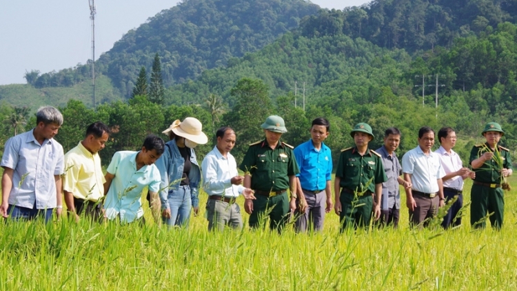 A Lưới (Thừa Thiên Huế): Pa choom ooy bh’rợ cha bêệt ha roo ruộng ha đhanuôr coh zr’lụ da ding k’coong