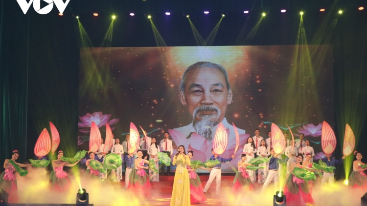 Giao lưu nghệ thuật Việt Nam - Lào lâng pr’đớc “Xa nay bh’rợ zr’ziêng liêm pr’hay - Tật lang nhâm mâng”