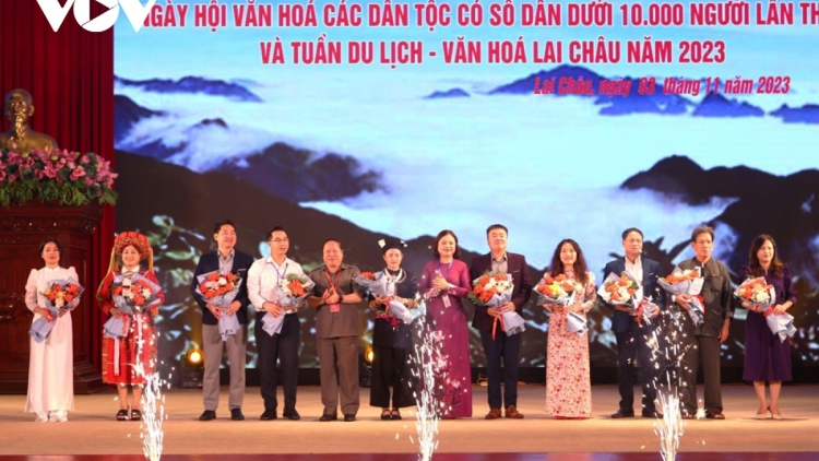 T’ngay bhiệc bhan Văn hoá pazêng acoon coh n’dup 10 r’bhâu cha năc g’luh II năc vêy ta bhrợ đhị Lào Cai