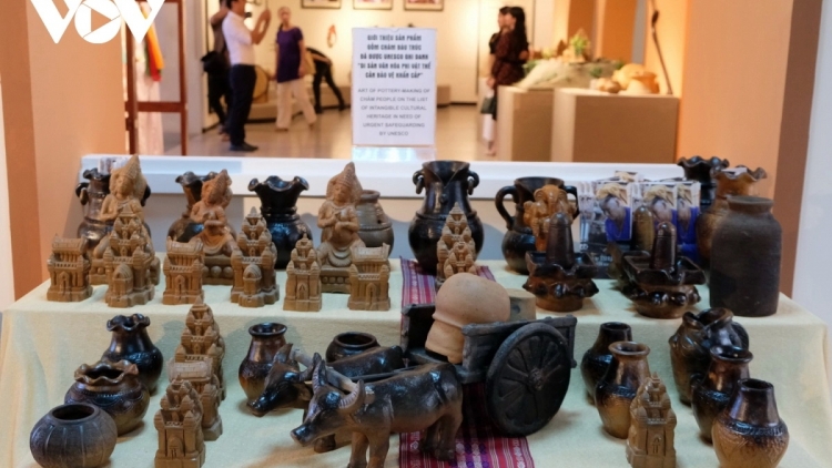 Pa dưr dal râu chr’năp âng Bảo tàng K’nooch Chăm (Đà Nẵng)