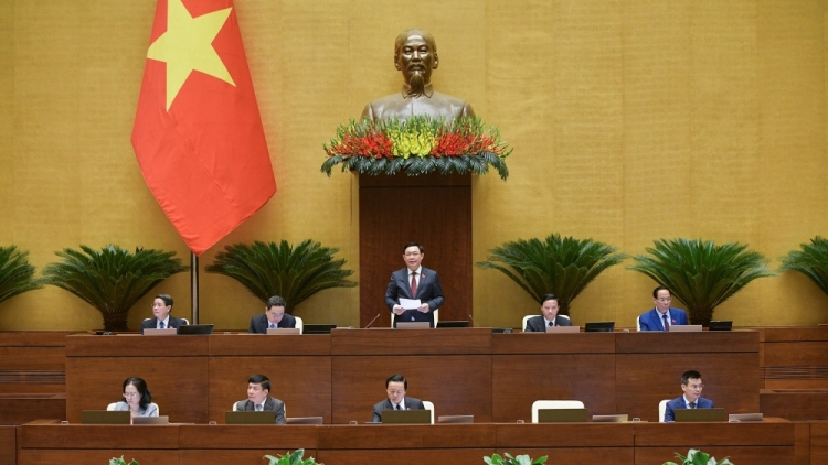 Kruanh Quốc hội Vương Đình Huệ ƀư tơm rơh ôp n’hanh ơh nău ôp đah rmôt nău wăng sa nău kan 