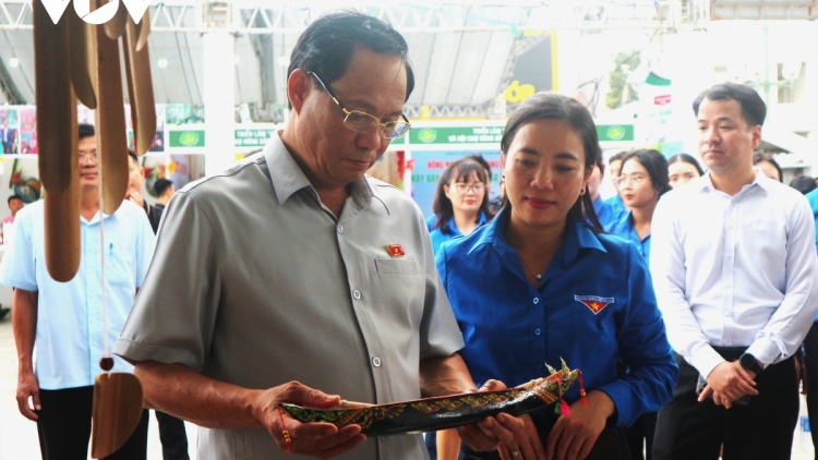 ពត៌មាន ម៉ោង ១៥