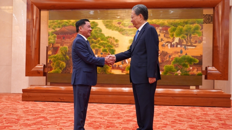 Ơi Trần Cẩm Tú bưp ơi Triệu Lạc Tế, khua pơ ala mơnuih ƀôn sang dêh čar Khač