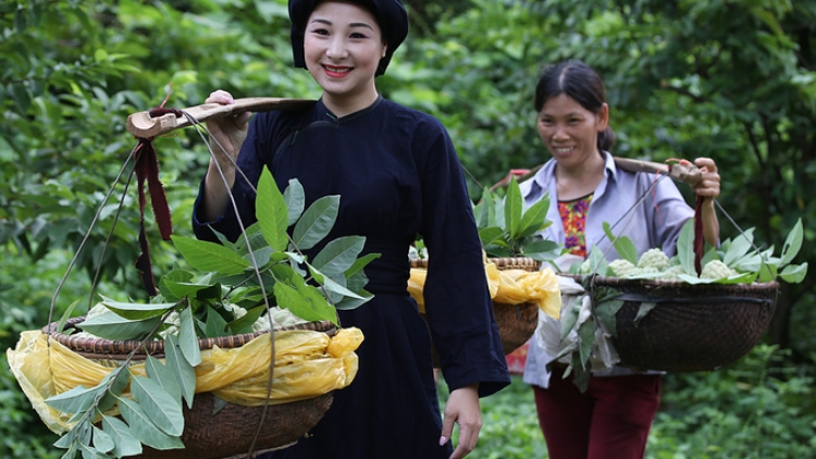 Then cổ: CHO SLUÔNG (Gọi phu đò)