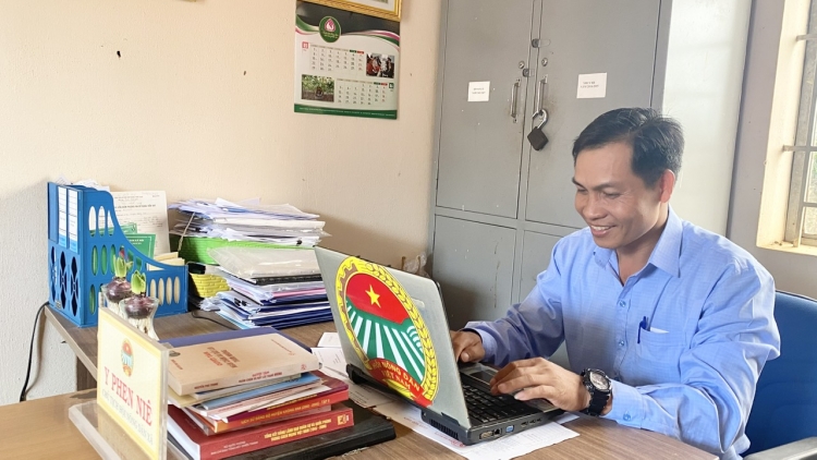 Nuĭh đảng viên ntĭt leo lor, wăng sa jăp blău bah ƀon lan