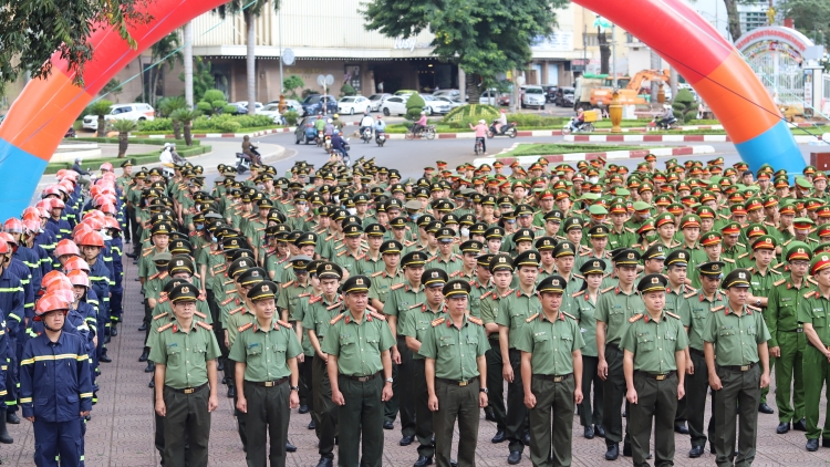 Kahan ksiêm čar Dak Lak trŭn kơ bruă ksiêm dlăng phung ngă soh hlăm wưng Têt Giáp Thìn 2024 