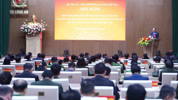 Hop akŏm pôk hơpah hăm bơngai hơgei lơ̆m jang vei sơđơ̆ng tơpôl teh đak 