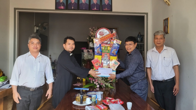 Dak Lak n’gŭr răm wơt rhơn Noel 