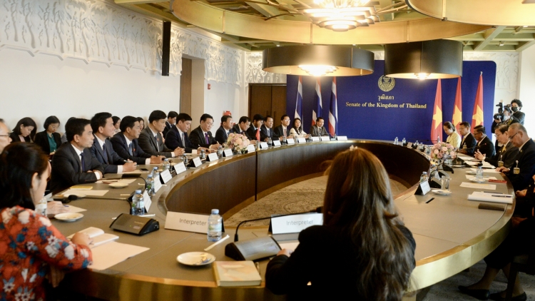 Củ tịc Quôk hội Vương Đình Huệ tìp măt cribơyai mờ Củ tịc Thượng viện lơgar Thái Lan 