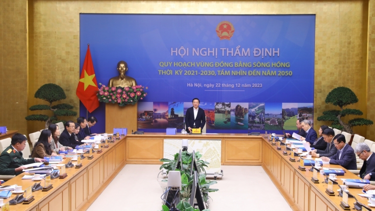 Ngế pro xiâm phŏ hnê ngăn tơnêi têa Trần Hồng Hà pơkuâ hneăng hôp Hô̆i đong mơnhên ngăn Pơkâ kơpong tơbăng kroăng Hồng 