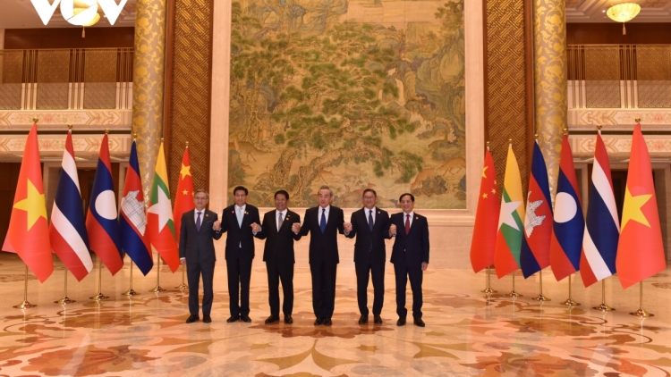 Kruanh n’gâng kan nchră nau Kruanh n’gâng kan nchră nau tâm boh Mekong-Lan Thương