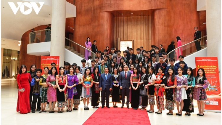 ពត៌មាន ម៉ោង ១៥