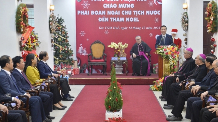 Khua lăn čar Võ Văn Thưởng h’êč hmưi Hruê Noel kơ Knơ̆ng kriê dlăng klei đăo Khop Huế