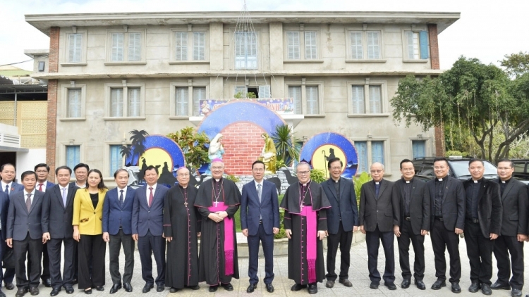 Kăn xiâm hnê ngăn tơnêi têa Võ Văn Thưởng rơkâu Hâi tĭng kân Noel a Tíu xiâm pơkuâ ngăn tơdroăng khôp Pâ Xeăng khu kong pơlê Huế 