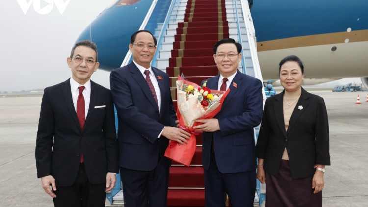 Chủ tịch Quốc hội Vương Đình Huệ lướt pấh Hội nghị cấp dal Quốc hội 3 k’tiếc k’ruung Campuchia - Lào - Việt Nam