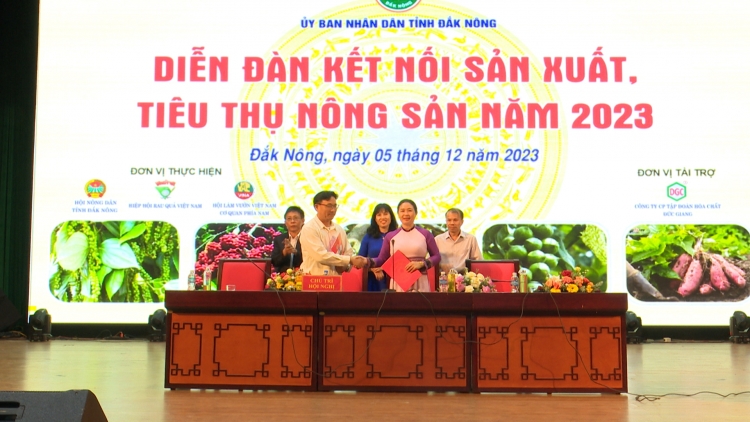 Jơnum pơtruh pơkra hăng ba sĭ gơnam mơ̆ng hmua Dak Nông