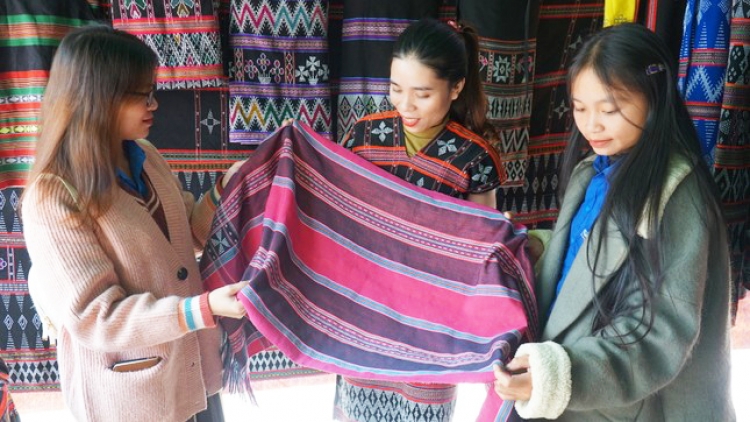 C’lâng bh’rợ tơợp bhrợ cha đoọng ha đhanuôr c’mor zr’lụ đhanuôr acoon coh lâng da ding ca coong Thừa Thiên Huế