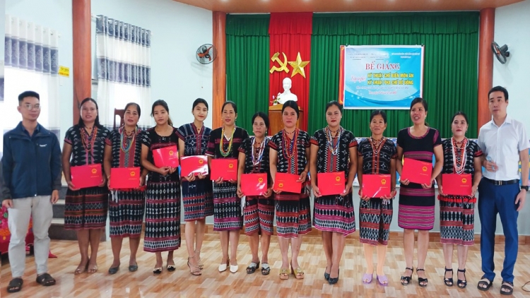 Pa xang lớp pa choom bh’rợ zệê ch’na lâng bhrợ pr’âm