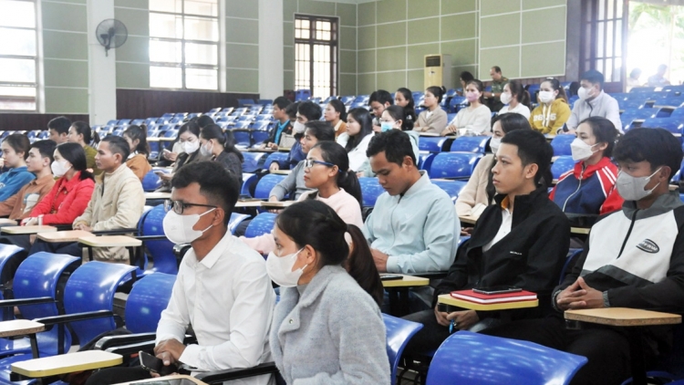 Quảng Nam: G’luh tr’nơợp bhrợ tr’thi t’pâh công chức manuyh acoon coh