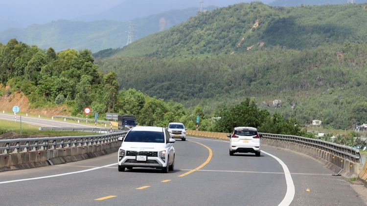 Hâu tu bấc chu bhrêy tăh coh c’lâng dưr vaih coh c’lâng lướt đâh Cam Lộ - La Sơn - Tuý Loan?