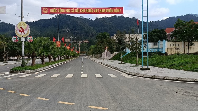 K’rong bhrợ ooy c’lâng p’rang da ding k’coong - Lêy tơợ bơr chr’hoong Đông Giang lâng Tây Giang