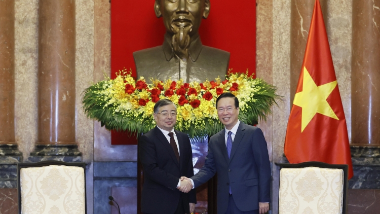 Củ tịc lơgar Võ Văn Thưởng wă Kwang atbồ Mpồl mblàng yal Đảng Kộng sản lơgar Lo