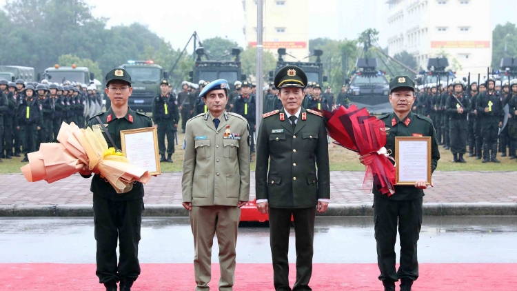 Mbơh siƀŭt n’glêh an njêng đơn vị Cảnh sát mât njrăng đăp mpăn mbrô 1