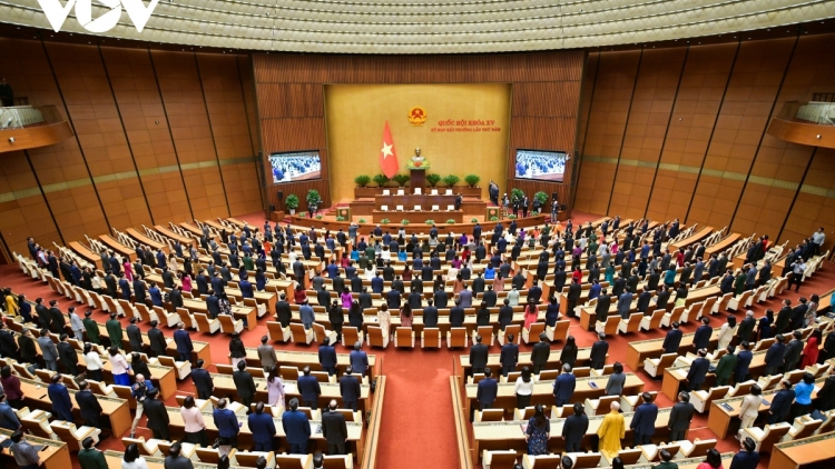 QUỐC HỘI HA LỴ LÊY ƠƠI ĐOỌNG 2 LUẬT, 2 NGHỊ QUYẾT