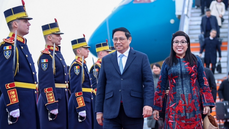 Ngế pro xiâm hnê ngăn tơnêi têa Phạm minh Chính pơxiâm lăm pôu Romania