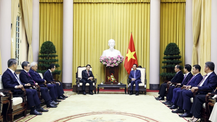 Củ tịc lơgar Võ Văn Thưởng wă Kwang atbồ càr Fukuoka, lơgar Nhờk