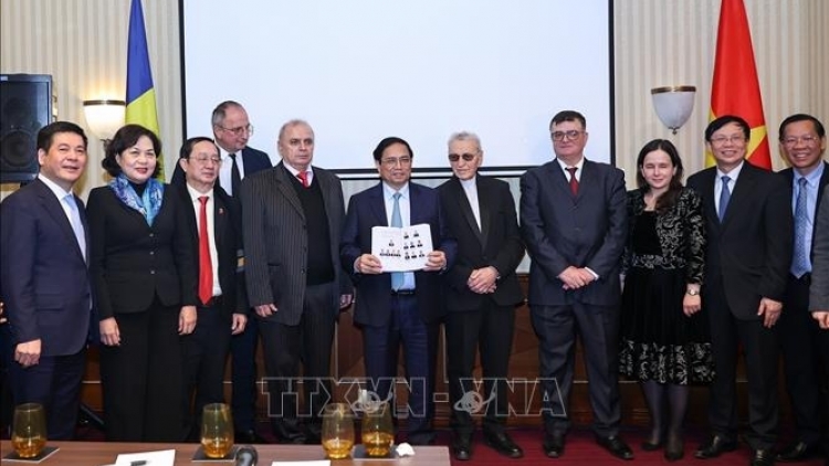 Khua knŭk kna Phạm Minh Chính bi tuôm hŏng dŭm êpul êya, mah jiăng Romania 