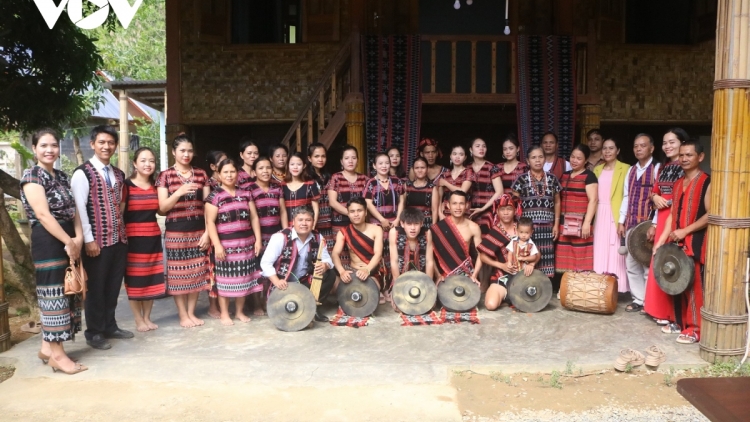 ĐƠC PR’HAT CƠ TU ĂT CHR’VA