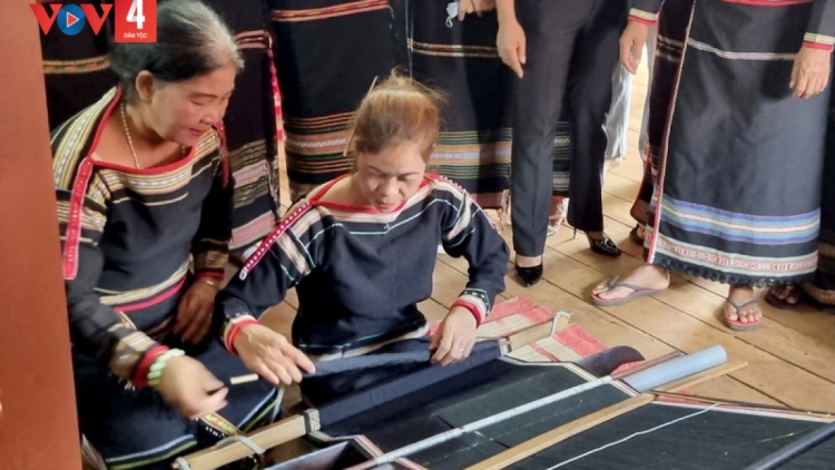 BAN BINGU DI JANENG MENYIM KHAN BAI Ê ĐÊ