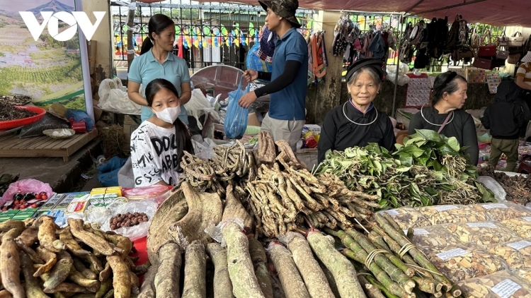 Bh’rợ bhrợ zanươu ty chr’nắp âng manứih Tày