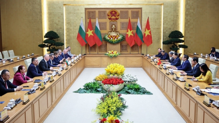 Khua knŭk kna mđup brei Hdră mtrŭn ruah Khua dlăng bruă Đảng, Khua Êpul gơ̆ng bruă ƀuôn sang Êpul grup êa pui êwa čuh Việt Nam 