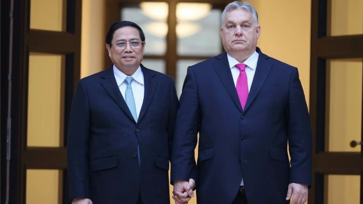 Khua knŭk kna Phạm Minh Chính bi trông hŏng Khua knŭk kna Hungary 