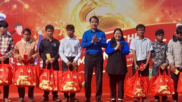 Bruă êdam êra gưl dlông ba Tết truh kơ Knông lăn Dưr Lăn Dap Kngư 