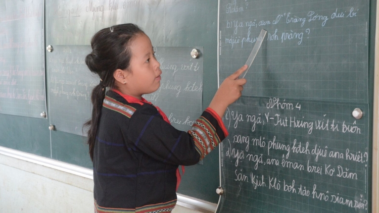 Pa glúh xa nay bh’rợ pa choom p’rá acoon cóh đoọng ha học sinh