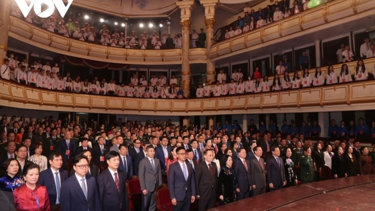 ពត៌មាន ម៉ោង​ ៦