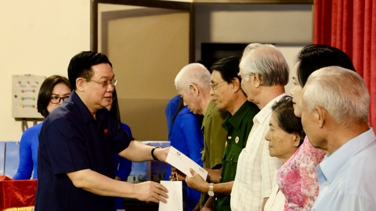 Kơdră chĕp pơgơ̆r Kuô̆k hô̆i năm ngôi păng hmach Têt tơ̆ mĭnh ƀar tơring