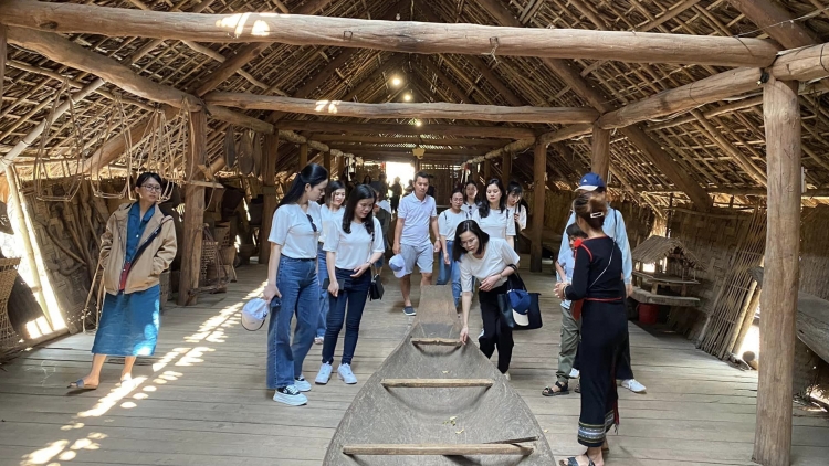 Dak Lak: mđĭ klei bi hgŭm, mkra mjing mnơ̆ng dhơ̆ng mrâo čiăng mđĭ kyar hiu čhưn ênguê