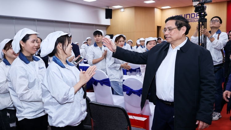 THỦ TƯỚNG PHẠM MINH CHÍNH BAHRAU PATABIAK CÔNG ĐIỆN KA BRUK IEK GLANG RAIDIUK, KHIK KAJAP AN SINH XÃ HỘI KA RAHRA SAONG URANG NGAK DALAM TUK TẾT NGUYÊN ĐÁN NEK SAK INEGIRAI THUN 2024