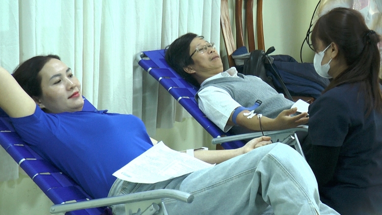 Nam Giang (Quảng Nam) k’đươi moon đoọng lấh 200 đơn vị a’ham