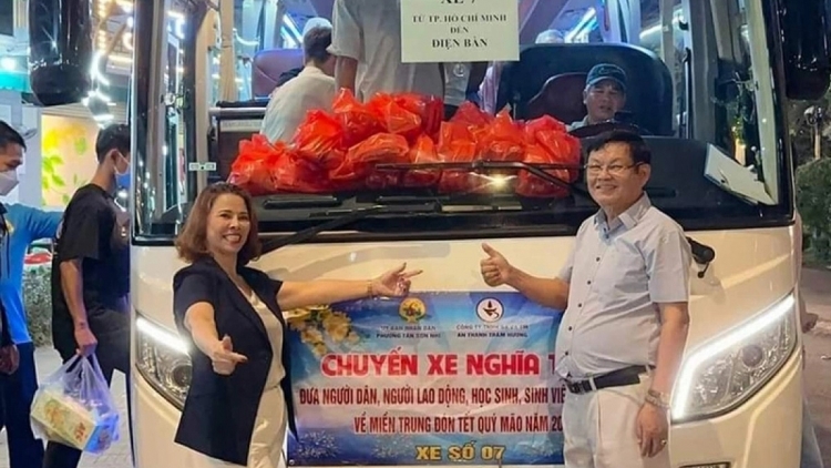 Pazêng “g’luh xe liêm loom” chở đhanuôr Quảng Nam đhị thành phố Hồ Chí Minh chô ooy vel đong cha Tết