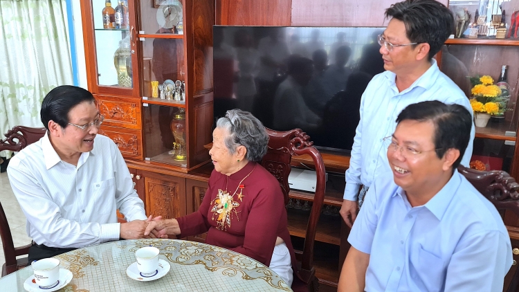 Uỷ viên Bộ chính trị Phan Đình Trạc pă nklâm ndơ ta Cà Mau